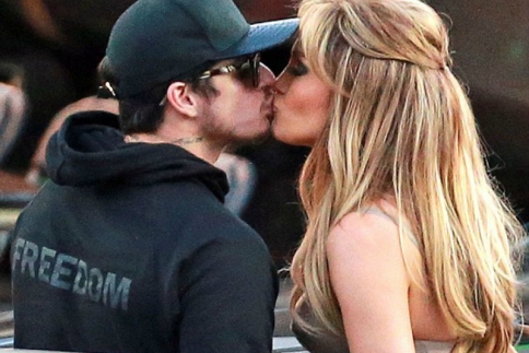 Jennifer Lopez- Casper Smart: Ρομαντικά φιλιά στους δρόμους του LA