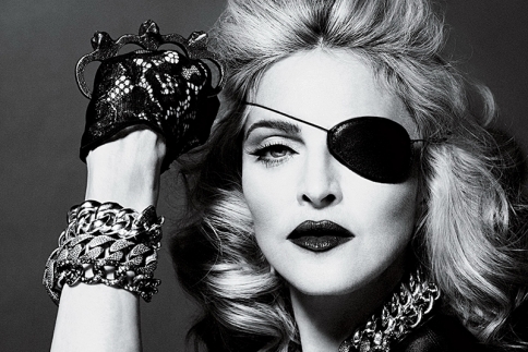 Δεν σταματάει κανείς τη Madonna! Οι sexy selfie της στο Instagram