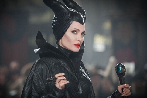 Angelina Jolie: Eπιστρέφει στο Maleficent