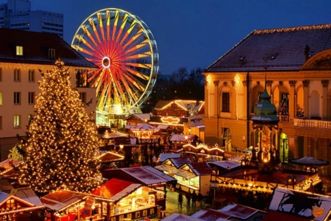 Εντυπωσιακές φωτογραφίες από χριστουγεννιάτικες αγορές σε όλη την Ευρώπη