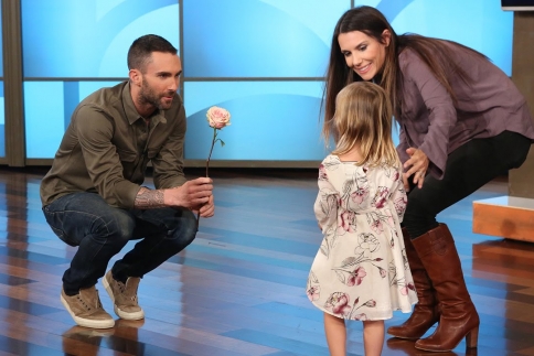 Adam Levine: Γνώρισε το 3χρονο κορίτσι που ήθελε να τον παντρευτεί
