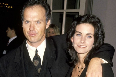 Ήξερες ότι ο Michael Keaton τα είχε με τη Monica Geller;