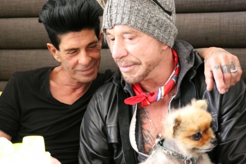 Mickey Rourke εσύ;