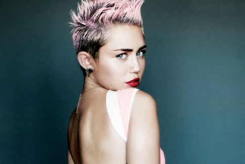 Έπιασε πάτο; Η Miley Cyrus αυνανίζεται στο Instagram