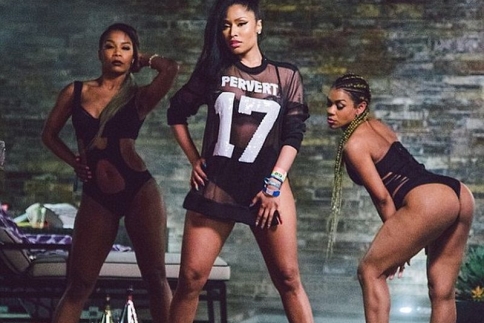 Nicki Minaj: Το μήνυμα στο t-shirt της κατά του Tyga