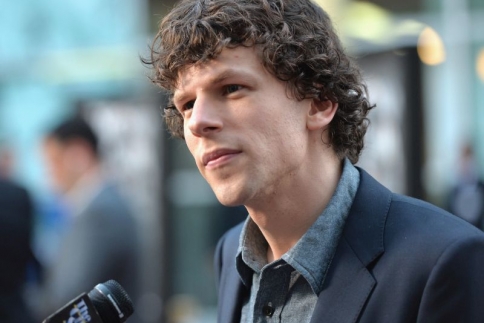 Jesse Eisenberg: Ντύνεται Lex Luthor στο Batman Vs Superman