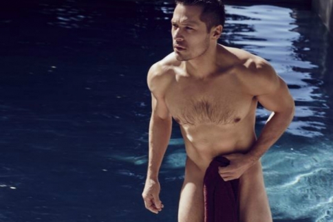 Nick Wechsler: Ο sexy άντρας της σειράς Revenge γδύνεται εντελώς!