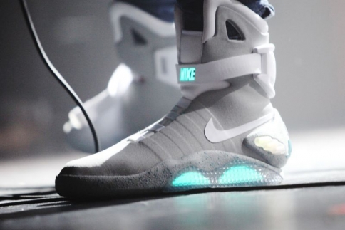 Back to the future : Η Nike κυκλοφόρησε τα παπούτσια της ταινίας!