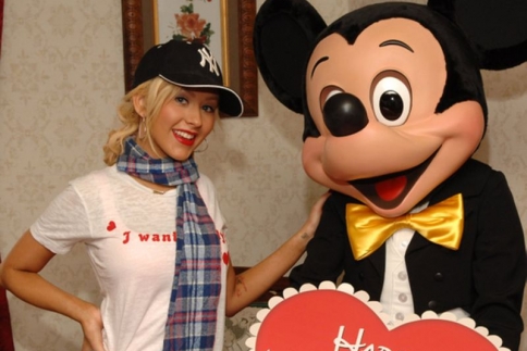 Ντροπή Christina Aguilera: O Mickey Mouse είναι μ@@@@ας!