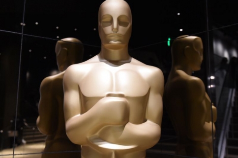 Oscars 2015: Τι περιέχει η gift bag των νικητών και κοστίζει 168 χιλιάδες δολάρια; Έχει και δονητή…