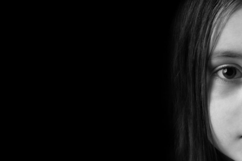 Creepy Sunday: Υπάρχουν στα αλήθεια τα παιδιά με τα μαύρα μάτια;