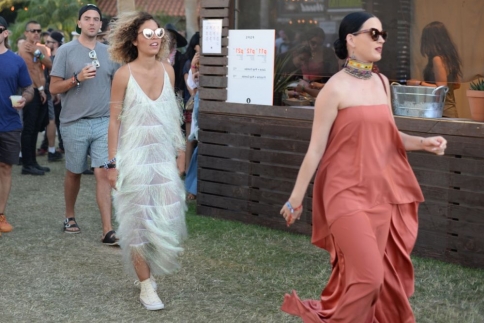 Katy Perry: Με hippie look στο Coachella