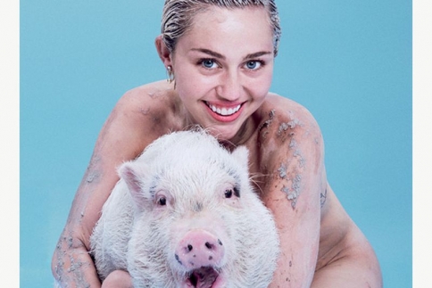 Miley Cyrus: Νέα γυμνή φωτογράφιση στο Paper