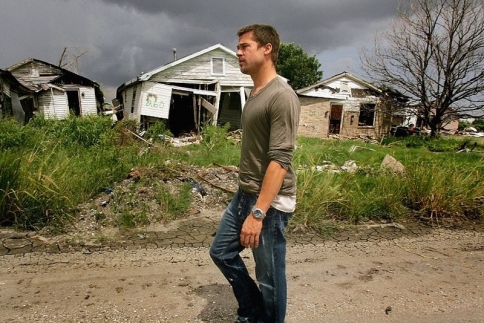 Brad Pitt είσαι local hero! Πώς άλλαξε τη ζωή 109 κατοίκων από τη Νέα Ορλεάνη