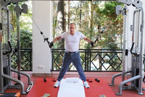 O Βλαντιμίρ Πούτιν γυμνάζεται με φόρμα αξίας 2.898 euro