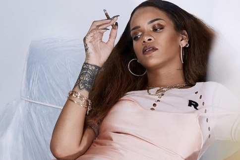 Rihanna : Η νέα της sexy φωτογράφιση για το Fader Magazine
