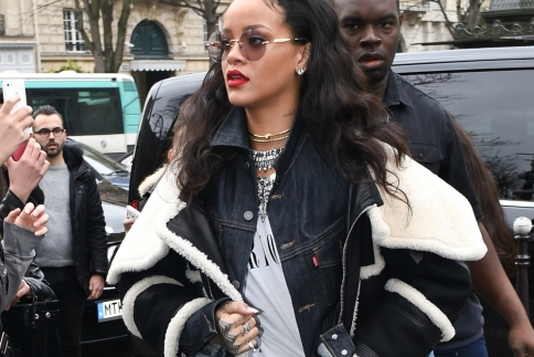 Rihanna: Με άψογο στυλ και quirky γυαλιά στην Εβδομάδα Μόδας στο Παρίσι