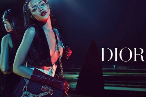 Rihanna: Βackstage από την νέα της καμπάνια για τον οίκο Dior