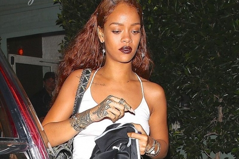 Rihanna: 15 φορές που μας έδειξε το στήθος της (εκτός από την σημερινή)