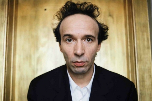 Η ζωή είναι (ακόμα) ωραία με τον Roberto Benigni! 10 λόγοι να το πιστέψεις