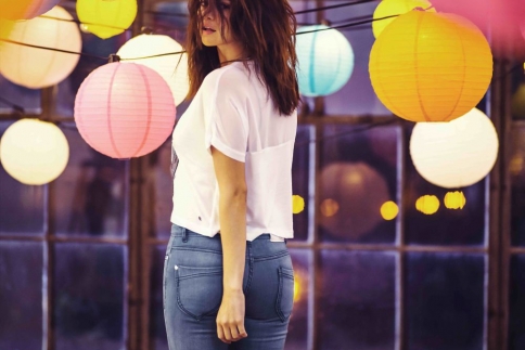 Selena Gomez: Sexy στη νέα καμπάνια της Adidas