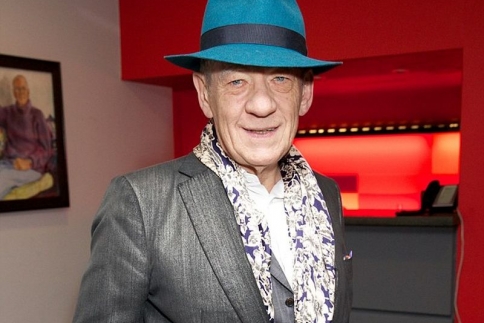 Ian McKellen: Μετανιώνω που δεν αποκάλυψα νωρίτερα πως είμαι gay