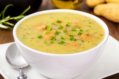 Join Us συνταγή: Σούπα με σελινόριζα και σύγκλινο