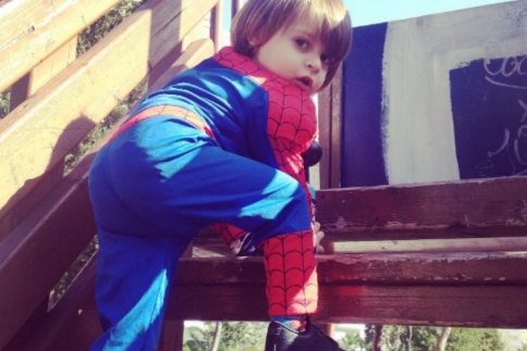 Μαμά - παιδί : Ο γιος μου θέλει να ντύνεται όλη μέρα spiderman (τι να κάνω;)