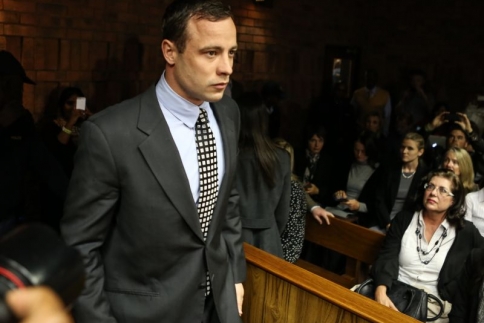 Νέες αποκαλύψεις: Ο Pistorius έστελνε μηνύματα στην Katie Price μέσα από το δικαστήριο!