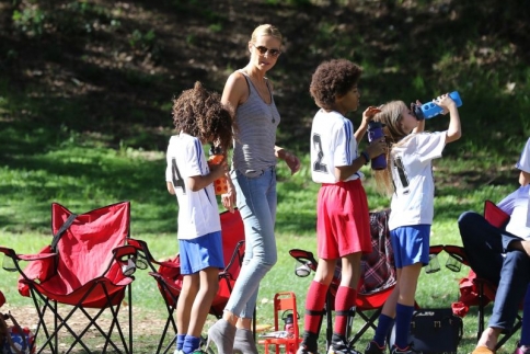 Η sexy Heidi Klum είναι μια soccer mom 