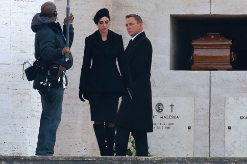 Monica Bellucci – Daniel Craig: Ξεκίνησαν τα γυρίσματα για το νέο James Bond! 