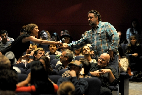 Russell Crowe: Γιατί πήρε συνέντευξη από τους θεατές; 