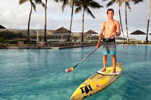 Κai Lenny: Γνώρισε (και απόλαυσε) τον πιο hot surfer