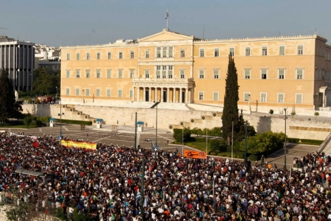 Συγκεντρώσεις συμπαράστασης σε χιλιάδες πλατείες της χώρας την ώρα του Eurogroup