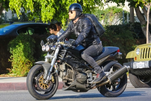Justin Theroux: Ο αρραβωνιαστικός της Jennifer Aniston είναι easy rider!