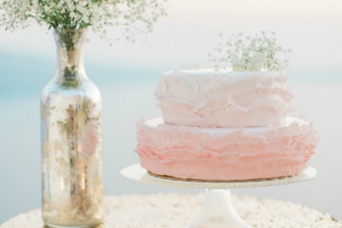 Νύφες του καλοκαιριού: Διαλέξτε τούρτα γάμου με 4 απλά βήματα!