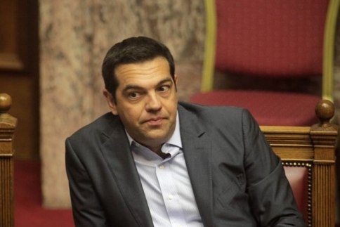 Ψηφίστηκε το τρίτο μνημόνιο-Συνεχίζονται οι απώλειες για τον ΣΥΡΙΖΑ