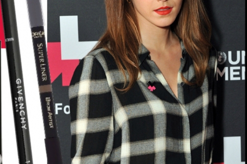 Emma Watson: Πώς θα αντιγράψεις την φρέσκια beauty εμφάνισή της (ρεπορτάζ αγοράς)
