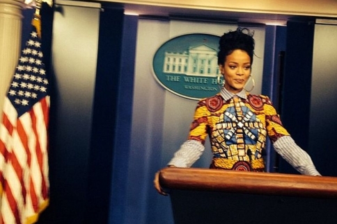 H Rihanna αναστάτωσε τον Λευκό Οίκο