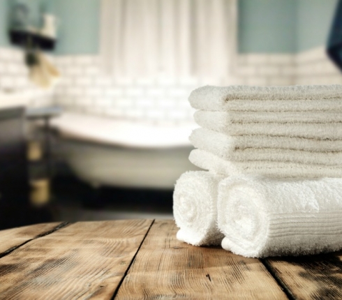 7 έξυπνες ιδέες για να αποθηκεύσεις τις πετσέτες του μπάνιου