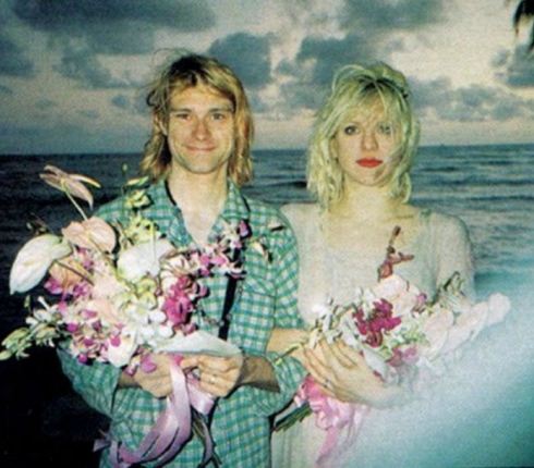 Kurt Cobain:  Σπάνιες φωτογραφίες από το γάμο του