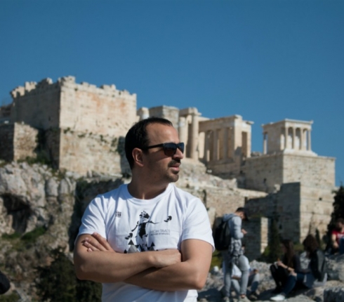  Monsieur Minimal: Ένας pop Κύριος μιλάει για την Αθήνα