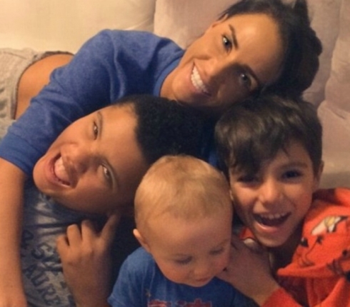 «Εγώ και τα όμορφα μωρά μου»: Η Katie Price μοιράζεται μια γλυκιά οικογενειακή στιγμή με τα 5 παιδιά της