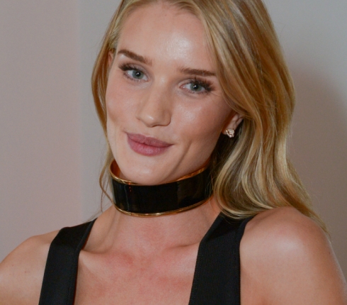 Η Rosie Huntington προετοιμάζεται για να γίνει... μαμά; (Photo)