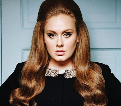Hello : Άκου το νέο 6λεπτο μαγικό τραγούδι της Adele 