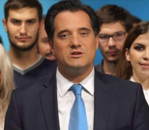 Ο Άδωνις είμαι εγώ: 5 αναπόφευκτοι συνειρμοί για το σποτ που έγινε viral 