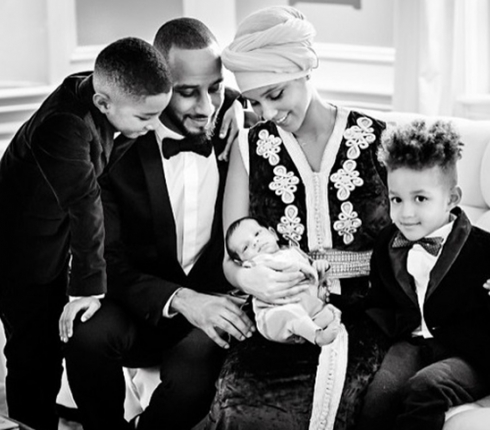 Alicia Keys: Μας σύστησε το νεογέννητο μωράκι της 