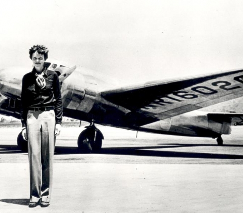 Amelia Earhart: Τι πραγματικά συνέβη;