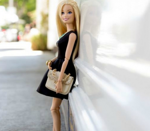 Η Barbie έκανε fashion Instagram! - Κεντρική Εικόνα