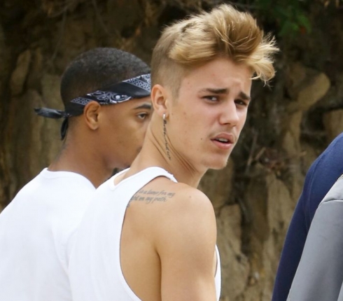 Τι τρέχει με τον Justin Bieber; Το video που τον δείχνει να ζητάει συγγνώμη